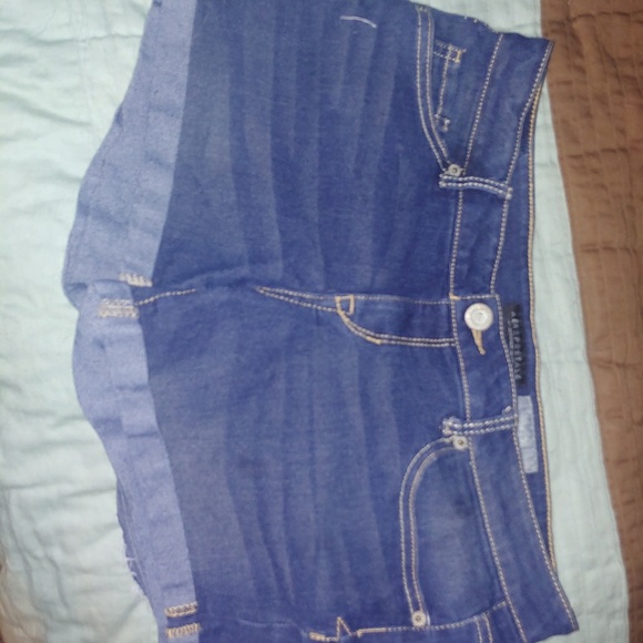 Skirt and shorts - Picture 4 of 4